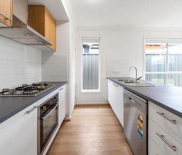 Neat and tidy, low maintenance home! - Photo 2