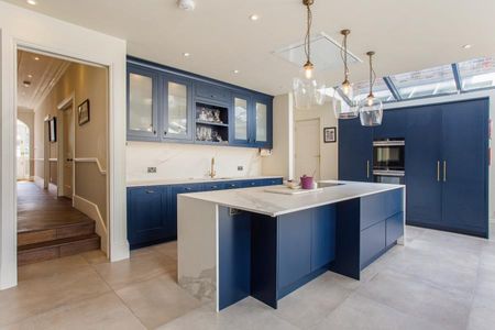 6 bedroom terraced house to rent - Photo 2