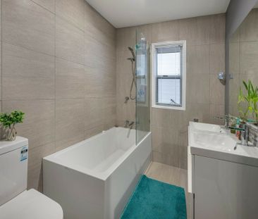 AIR CONDITIONED 3 BEDROOM HOME + STUDY - Photo 1