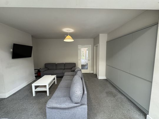 Cosmo Avenue, Tang Hall - P1818 - Photo 1