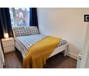 Bed in a triple room for rent in Dublin - Photo 2