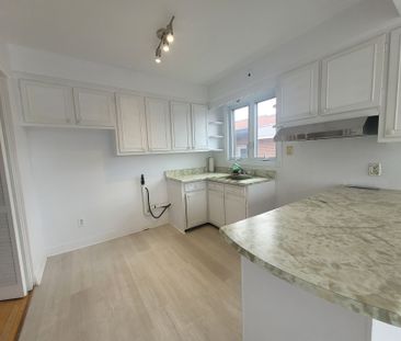 842 Rue Prieur E., Montréal (Ahuntsic-Cartierville), QC H2C - Photo 2
