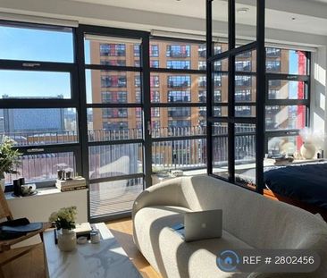 Studio to rent - Photo 2