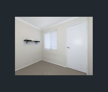 5 Jeavons Place, South Lake, WA 6164 - Photo 2