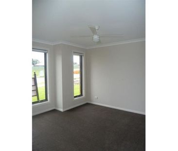 MODERN HOME IN A QUIET ESTABLISHED ESTATE - Photo 3