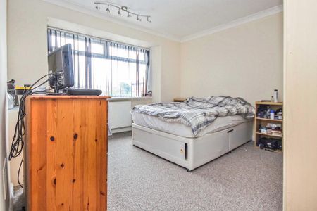 2 bedroom semi-detached house to rent - Photo 3
