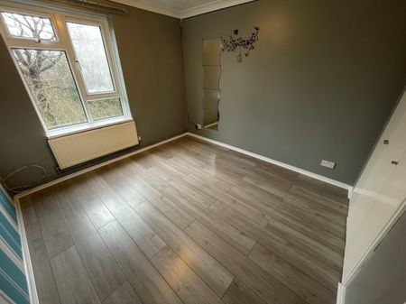 2 bedroom Apartment - Hollyfield, Hatfield - Photo 5