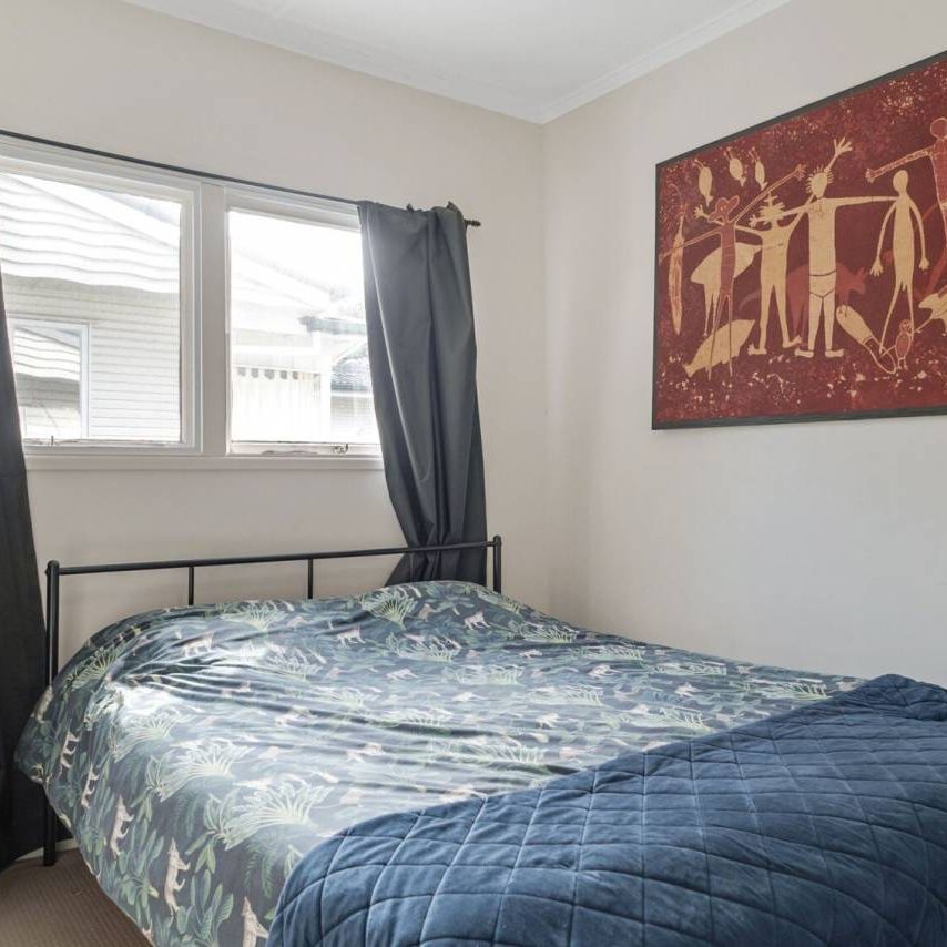 Family Home in Prime Location! - Photo 1