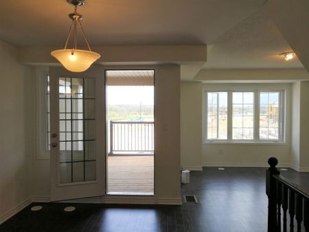 For Lease - 83 Mcalister Avenue, Richmond Hill, Ontario - Photo 2