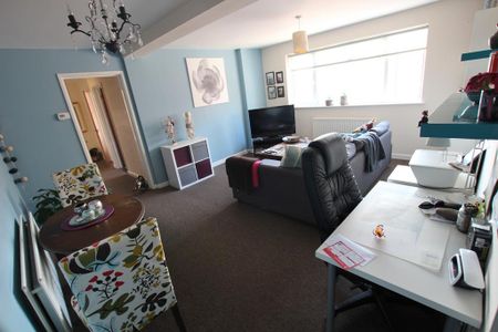 2 bedroom flat to rent - Photo 5