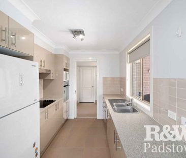 Spacious Modern Family Home in quiet street - Photo 1