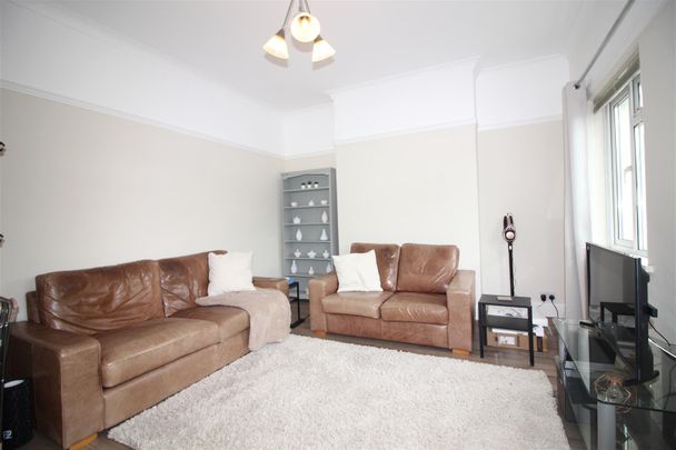 2 Bedroom Flat - Photo 1