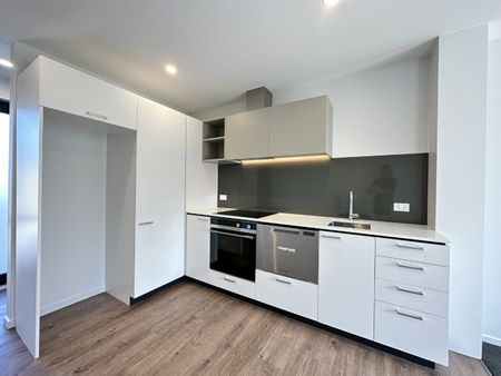 28 Frederick Street, Waltham - Photo 2
