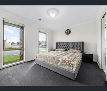 200 Blue Horizons Way, Pakenham, Vic 3810 - Photo 3