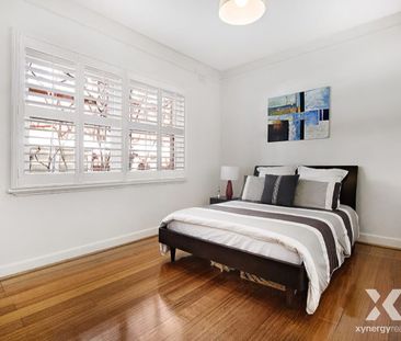 Modern 2-Bedroom Townhouse in Elwood! - Photo 6
