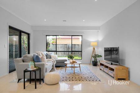 17 Siracusa Avenue, Point Cook VIC, Belconnen - Photo 4