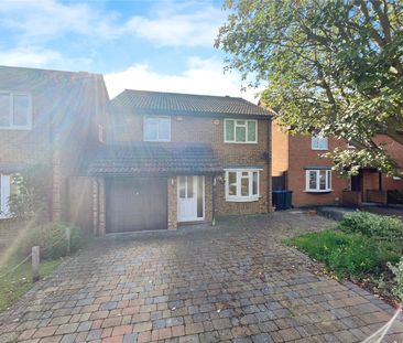 Clare Gardens, Egham, Surrey, TW20 9JQ - Photo 2