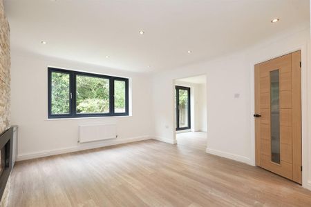 4 bedroom detached house to rent - Photo 5