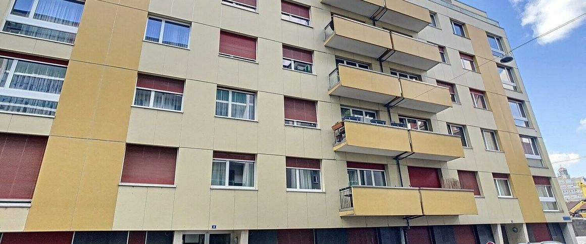 LOGEMENT DE 2 PIECES SITUE AU CENTRE-VILLE - Photo 1