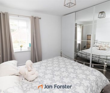 2 Bedroom House - Photo 4