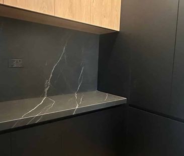 Single Level - Makes you smile! 6Brm in Milldale - Photo 3