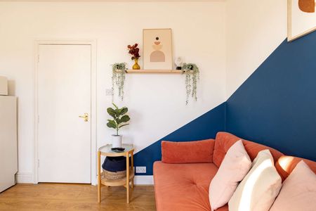 Goldhawk Road - Photo 4