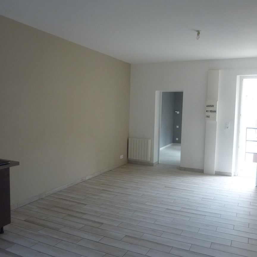 Location Appartement 4 pièces 90m² LA FLECHE 72200 - Photo 1