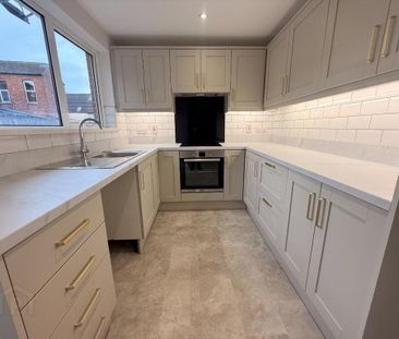 66 Connsbrook Avenue, Belfast, BT4 1JW - Photo 2