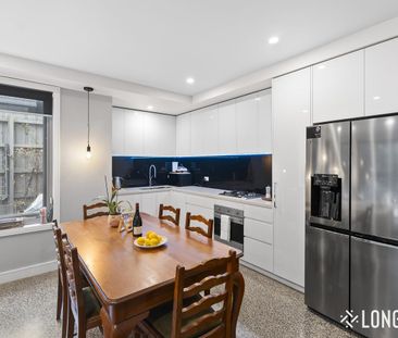 Stylish & Sophisticated Living - Photo 6