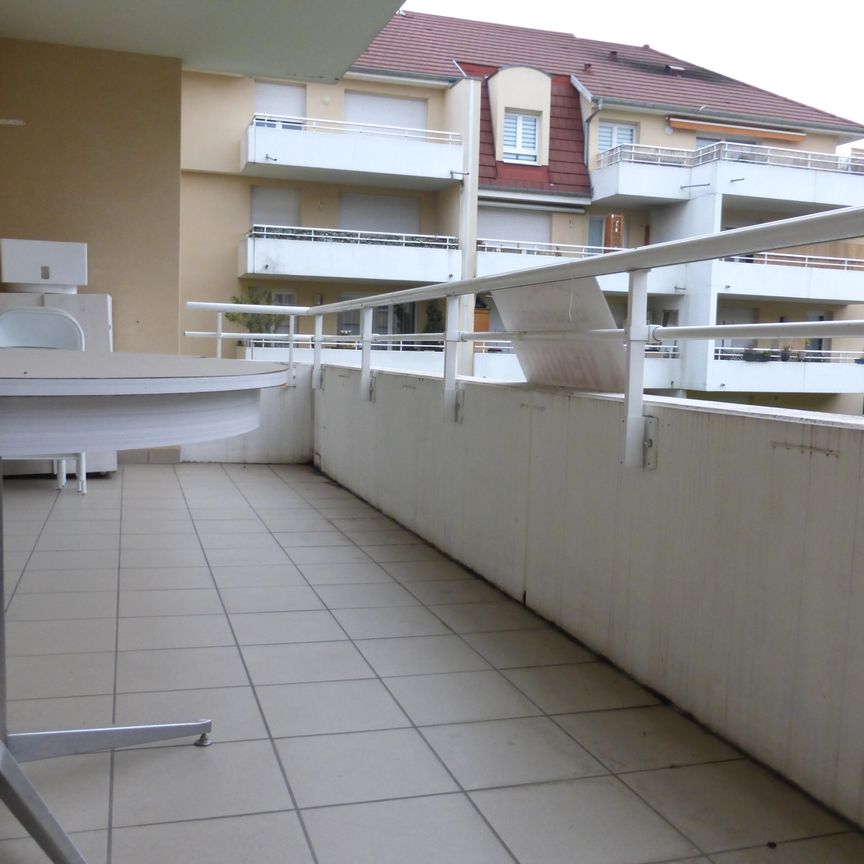 Location Appartement HUNINGUE 840 € CC - Photo 1