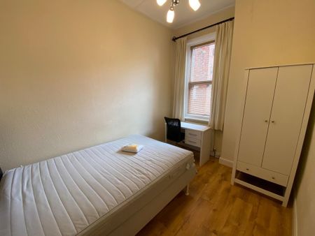 2 bedroom ground floor flat to rent - Photo 5