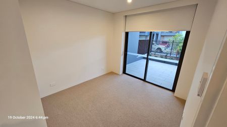 Stunning ground floor unit in the heart of Shell Cove Marina! - Photo 3