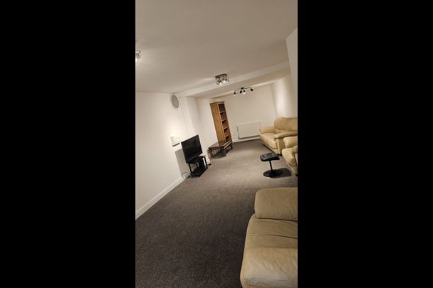 2 Bed Detached House, Didcot Road, SO15 - Photo 1
