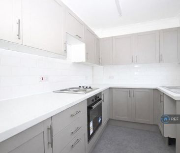 2 bedroom semi-detached house to rent - Photo 4