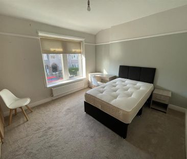 3 bedroom private hall to rent - Photo 6