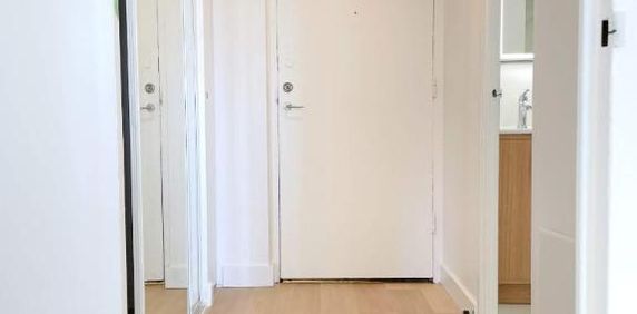 Renovee 3 1/2 I $1408/mois I metro atwater - Photo 2