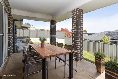 Family Home with Versatile Living Areas - Photo 2