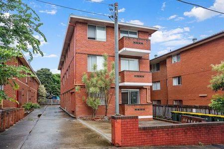 2/6 Kent Street, Newtown, NSW 2042 - Photo 4