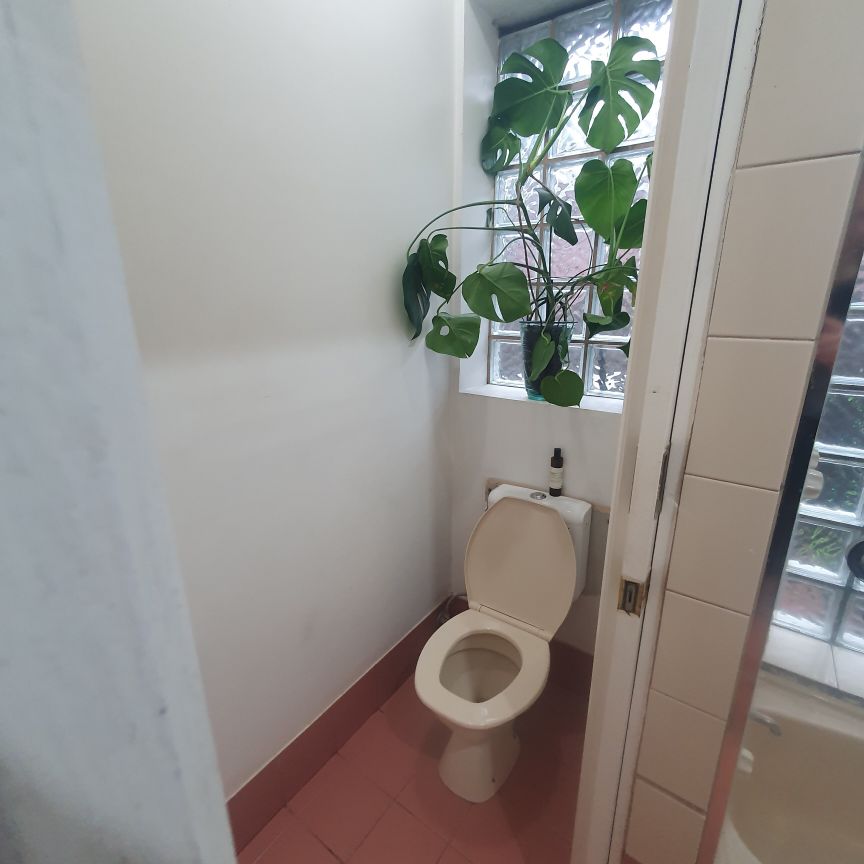 Flemington - Photo 1