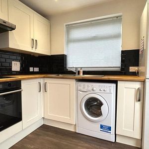 Well Close, Surrey Well Close, Surrey - Photo 3