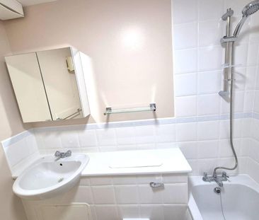 2 Bed Flat, Gean Court, N11 - Photo 1