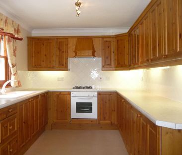 2 bedroom bungalow to rent - Photo 2