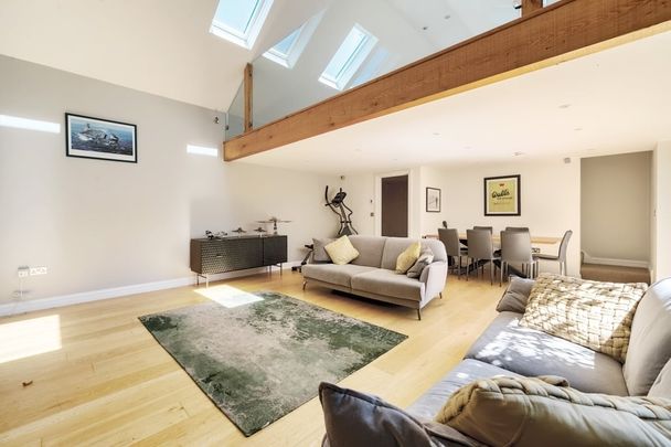 5 bedroom detached house to rent - Photo 1