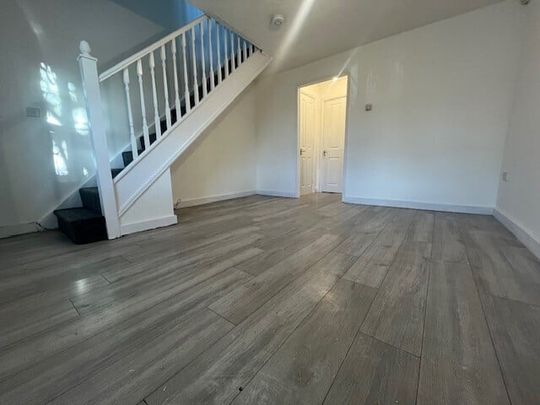 Bierley House Avenue, Bradford - Photo 1