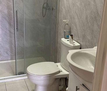 ENSUITE ROOM Room 4 - Photo 4