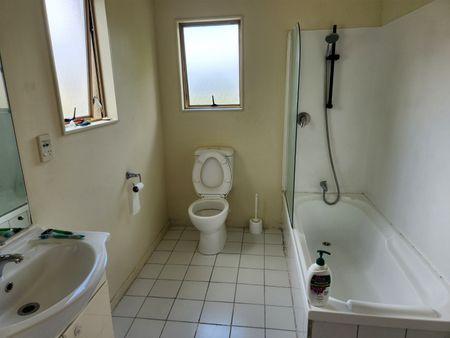 Property Management3 Gina Avenue, Ranui - Townhouse for Rent - Photo 4