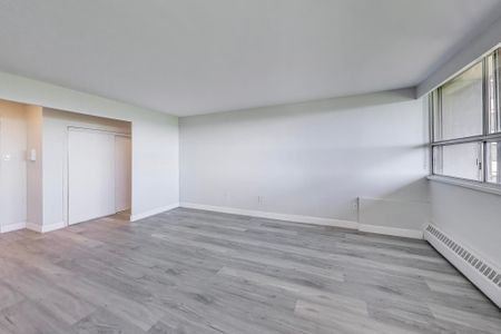 For Lease - 65 Thorncliffe Park Drive Unit# 1404, Toronto, Ontario - Photo 5