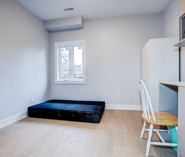 For Lease - 252 Annette Street Unit# 4, Toronto, Ontario - Photo 2