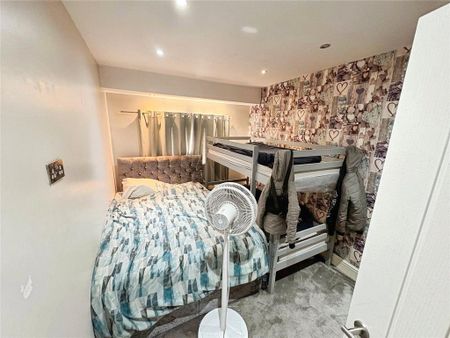 3 bedroom terraced house to rent - Photo 2