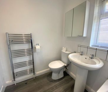 3 bedroom semi-detached house to rent - Photo 5